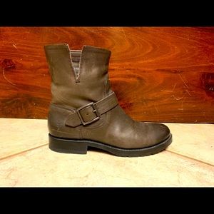 FRYE Natalie short engineer boot